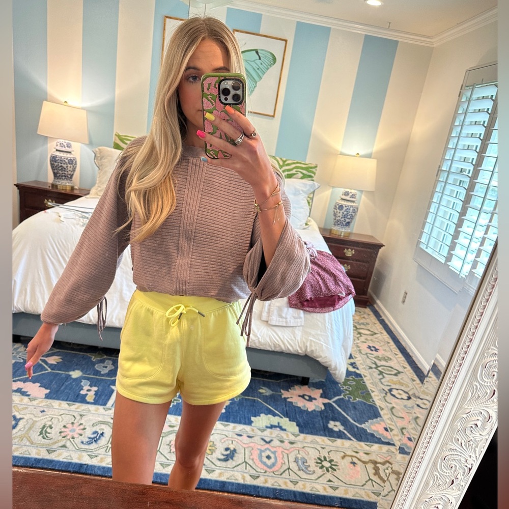 DO+BE dusty lavender cropped sweater